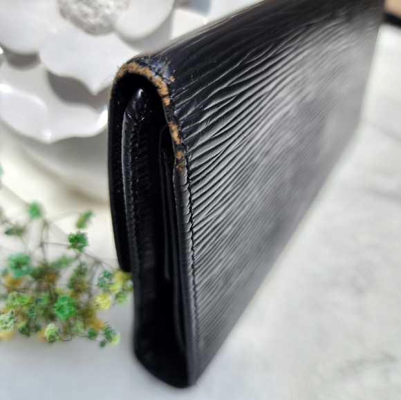 Louis Vuitton wallet - Picture 4 of 12